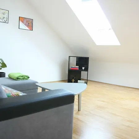 Tivoli Attic Apartment *